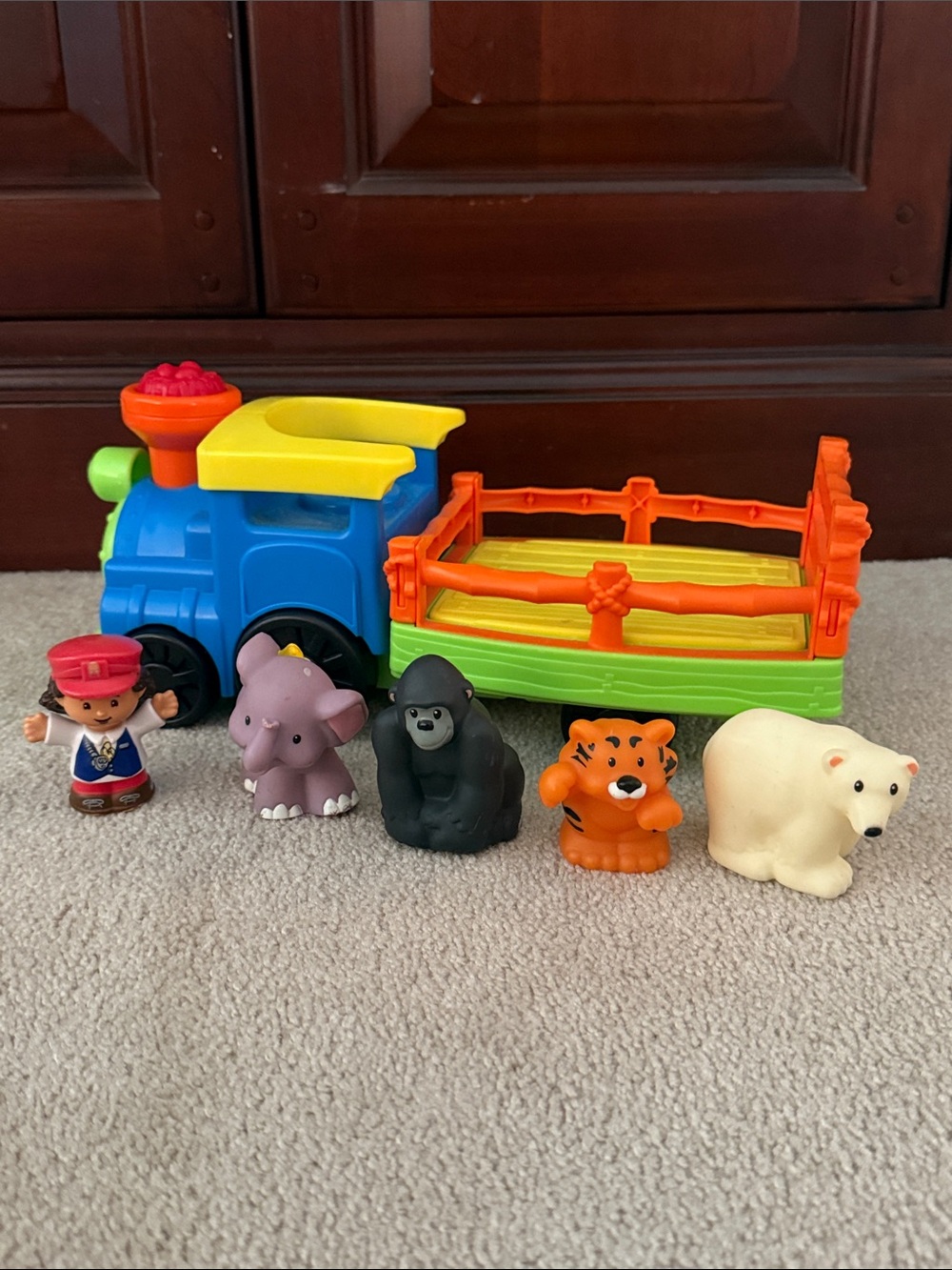 Little People Musical Jungle Safari Train With Conductor and Animals Unisex